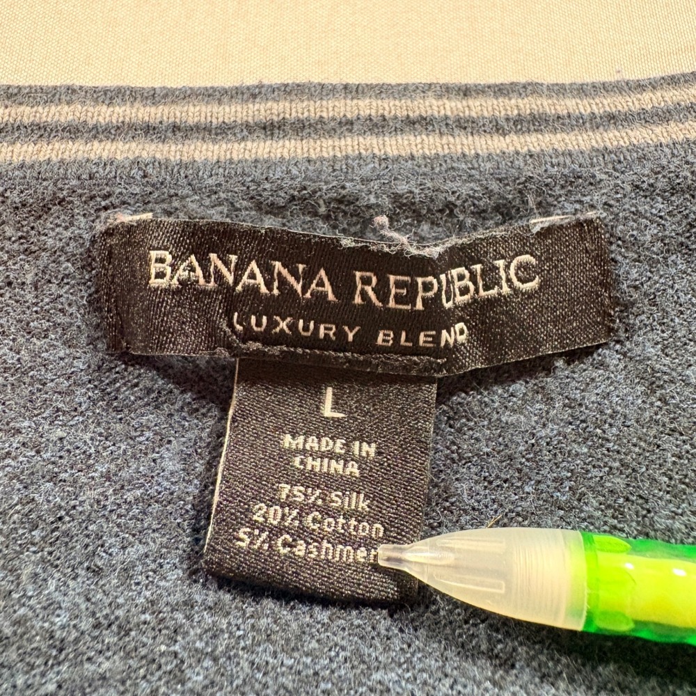Banana Republic V Neck Sweater Mens Large Navy Blue Silk Cashmere Luxury Blend - Picture 4 of 8